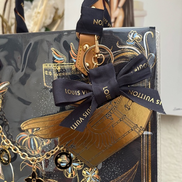 🌲Louis Vuitton Holiday Gift bag Tote🌲 - Picture 4 of 8